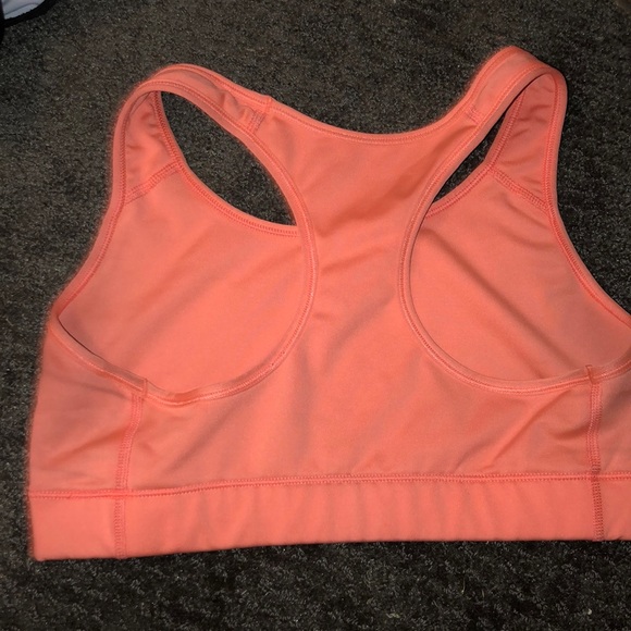 nike sports bra - Picture 2 of 2